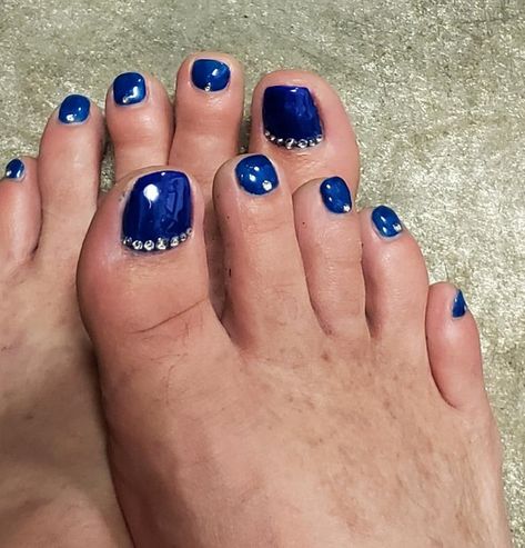 12 Unique Pedicure Ideas to Rock Your Summer Sandals Blue Mani Pedi, Royal Blue Pedicure, Ombre Pedicure, Unique Pedicure, Blue Pedicure, Glitter Pedicure, Vintage Color Schemes, Pedicure Ideas, Pedicure Colors