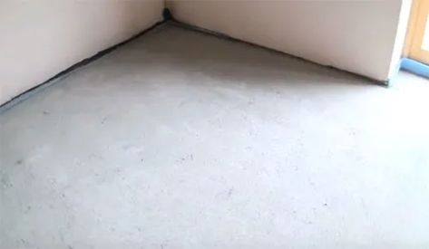 Diy Screed Flooring, Screeded Floor, How To Sweep Floors, Screeding Floors Diy, Replace Subfloor Diy, How To Level Concrete Floor, Replacing Subflooring Diy, Concrete Screed Floor, Screed Floors