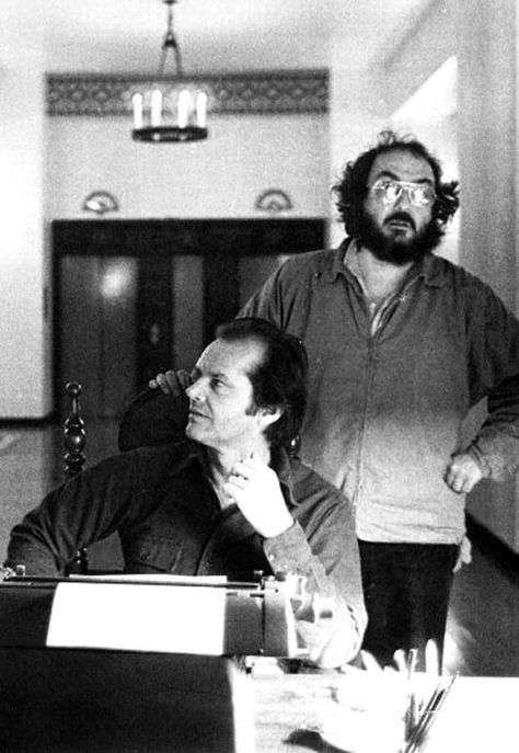 Jack Nicholson and Stanley Kubrick on the set of The Shining (1980) Stephen Kings, Werner Herzog, A Clockwork Orange, Fritz Lang, Movie Directors, Septième Art, Marlon Brando, Jack Nicholson, Stanley Kubrick