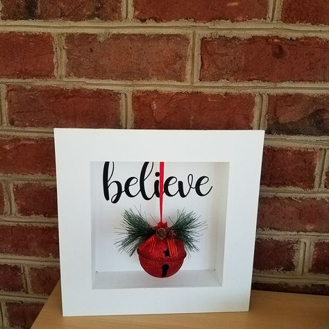 Jingle All The Way Shadow Box, Small Box Decorating Ideas, Holiday Shadow Box Ideas, Grinch Shadow Box Ideas, Christmas Shadow Boxes Cricut, Diy Christmas Shadow Box Ideas, Shadow Box Christmas Ideas, Christmas Shadow Box Ideas, Christmas Stall Ideas