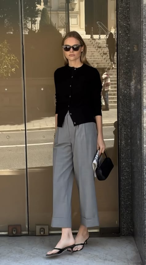 Court Wear For Women, Wednesday Office Outfit Ideas, Corporate Feminine Outfit, Smart Casual Work Wear Women, Funky Corporate Fashion, Scandinavian Street Style 2024, Feminine Corporate Outfit, Scandinavian Business Casual, Office Outfits Women Young Professional Summer