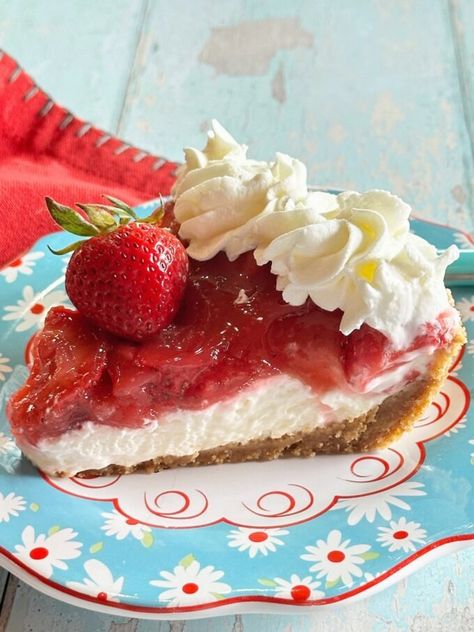 Strawberry Cream Cheese Pie - My Country Table Fresh Strawberry Cream Pie, Whipped Cream Cheese Filling, Strawberry Cream Pie Recipe, Strawberry Cream Cheese Pie, My Country Table, Strawberry Things, Strawberry Cream Pies, Canned Strawberries, Fresh Strawberry Pie