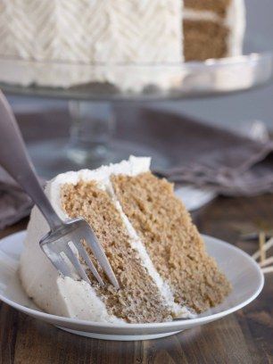 Chai Spice Cake with Vanilla Bean Buttercream: fluffy and decadent (vegan). Chai Spice Cake, Chai Cake, Vanilla Bean Frosting, Vanilla Bean Buttercream, A Slice Of Cake, Slice Of Cake, Vegan Cakes, Hippy Style, Chai Spice