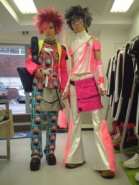 Y2k Cybercore Outfits, 90s Rave Fashion, Hoops And Yoyo, Japanese Clothing Brands, Novi Stars, Rave Scene, Fruits Magazine, Rainbow Road, Kei Fashion