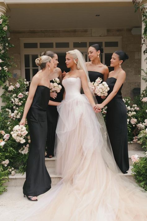 Inside Tammy Hembrow & Matt Zukowski's Byron Bay Wedding - Vogue Australia Tammy Hembrow Wedding Dress, Tammy Hembrow Wedding, Weddings Australia, Wedding Vogue, Vera Wang Wedding Dress, Bride Vibes, Pink Wedding Gowns, Fitness Influencer, Tammy Hembrow