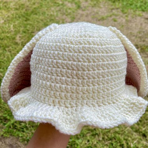 Pink White Aesthetic, Bucket Hat Crochet, Bunny Crochet, Glitter Colors, Crochet Rabbit, Crochet Bucket, Crochet Bucket Hat, Hat Crochet, Ear Hats