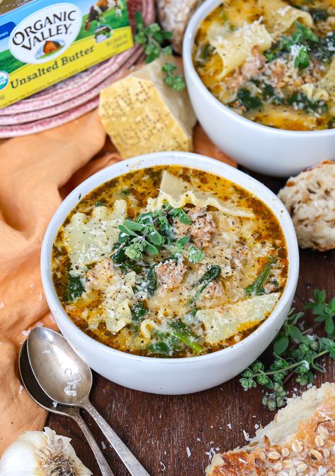 Creamy Italian White Lasagna Soup Authentic French Baguette Recipe, Lasange Recipe, Sausage Lasagna Soup, White Lasagna Soup, Lasagna Soup Crockpot, Flour Chicken, Italian Sausage Lasagna, Cozy Soups, White Chicken Lasagna