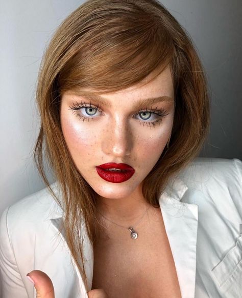 Layout Makeup, Event Makeup, Red Head, Red Lipstick, Ginger Hair, Makeup Trends, Nirvana, Makeup Inspo, Redheads