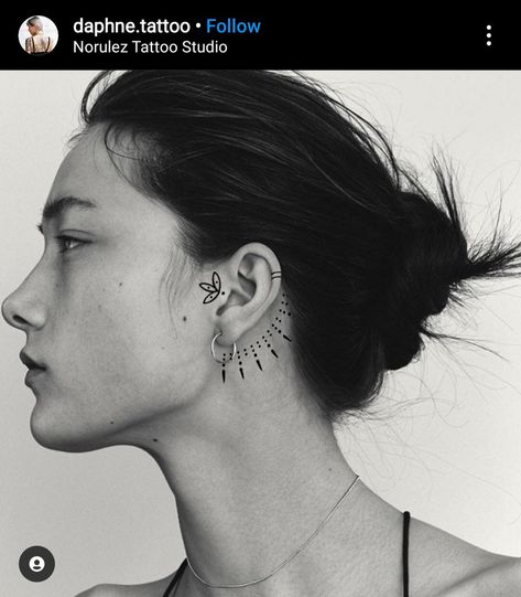 Tragus Tattoo, Back Ear Tattoo, Inner Ear Tattoo, Ear Tattoo Ideas, Head Tattoos, Subtle Tattoos, Art Tattoos, Elegant Tattoos, Simplistic Tattoos