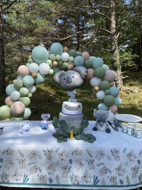 Arche Australiana 1st Birthday, Koala Theme Party, Koala 1st Birthday Party, Koala First Birthday Party, Koala Baby Shower Theme, Koala Themed Birthday Party, Koala Party Decorations, Koala First Birthday, Koala Birthday Party Ideas