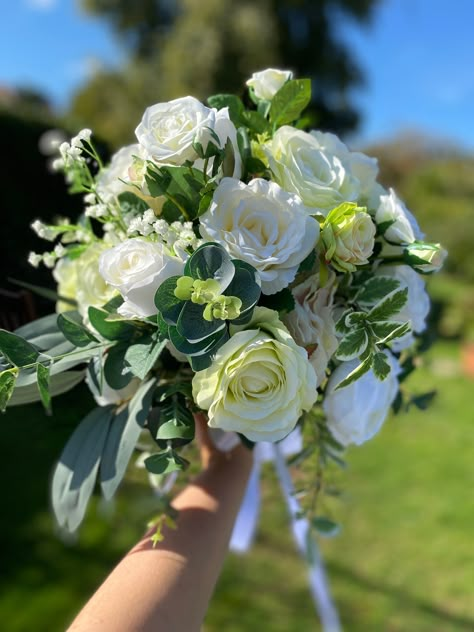 Sage Green Quinceanera Bouquet, Green Flowers Bouquet, Sage Green Bouquet, Hoco Bouquet, Quince Flowers, Champagne Quince, Prom Flowers Bouquet, Dance Flowers, Wedding In September