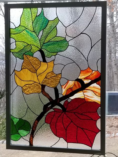 Stained glass Autumn leaves Stained Glass Autumn, Stained Glass Leaves, Stain Glass Window Art, Stained Glass Mirror, Stained Glass Studio, Stained Glass Quilt, Glass Painting Designs, Glass Window Art, Stained Glass Paint