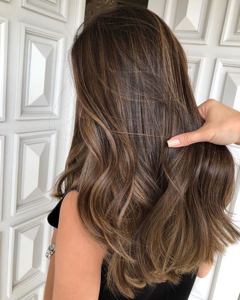 Brown Hair Looks, Brown Hair Inspo, Brunette Hair With Highlights, Brunette Balayage Hair, Brown Hair Balayage, Brown Blonde Hair, Hair Color Balayage, Hair Inspiration Color, Hair Inspo Color