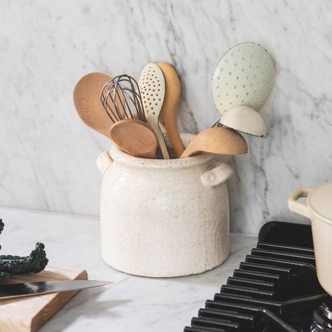 Wooden Ladle, House Shop, Service Kitchen, Crackle Glaze, Ceramic Pots, Spatulas, Utensil Holder, House Plant, White Glaze