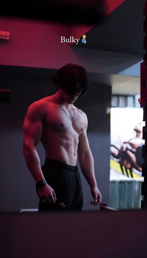 Maxton Hall Aesthetic, Crossfit Ab Workout, Hall Aesthetic, Gym Men Motivation, Classic Mens Haircut, Maxton Hall, Shredded Body, Get Shredded, Gym Pictures