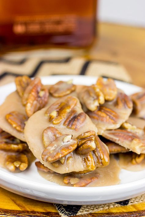 Bourbon Pecan Pralines Praline Recipe, Bourbon Balls, Pecan Desserts, Stuffed Grape Leaves, Banana Pudding Cheesecake, Sugared Pecans, Best Dinner, Pecan Pralines, Candy Recipes Homemade