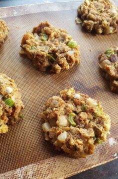 Vegan Stuffing Cakes (Addicting even it if’s not Thanksgiving!) | The Blooming Platter of Vegan Recipes Quick Thanksgiving Recipes, Vegan Thanksgiving Dishes, Vegan Stuffing, Thanksgiving Recipe Ideas, Thanksgiving Vegan, Recipe Thanksgiving, Easy Thanksgiving Recipes, Vegan Holiday Recipes, Best Thanksgiving Recipes