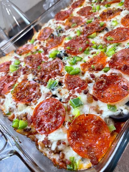 Taco Bubble Up Bake, Pizza Bake Recipes, Bubble Pizza Recipe Biscuits, Bubble Up Pizza Casserole, Bubble Up Pizza Bake, Pizza Bubble Bake, Bubble Pizza Recipe, Pizza Type Recipes, Bubble Pizza