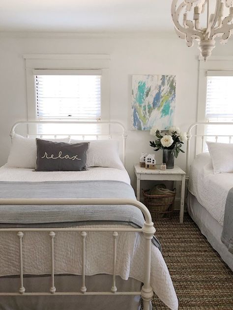 Tips to Finding the Perfect Bedding for Your Home - MY 100 YEAR OLD HOME #farmhouse #farmhousebedroom #bedroom #whitefarmhouse #farmhousestyle #modernfarmhouse #realfarmhouse #myhousebeautiful #hgtv #thefarmhousemovement #prettyandoverlooked #homedecor #fixerupperstyle #dreamhouse #homeinterior #homedesign #bedroomgoals #farmhouselove #sweetsimplehome #farmhouseinspired #farmhouseliving #farmhousedecor  #bedroomdesign #bedding #throwpillows #bedroomdecor #bedroomideas #my100yearoldhome Fixer Upper Bedrooms, 100 Year Old Home, Fixer Upper Home, Dining Room Table Decor, Perfect Bedding, Old Home, Summer Bedding, Down Comforter, Bedroom Goals