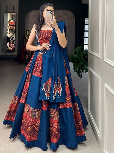 Cotton Lehenga Designs, Garba Night, Chaniya Choli Designs, Indian Wedding Lehenga, Cotton Lehenga, Navratri Dress, Trendy Outfits Indian, Lehenga Designs Simple, Work Lehenga