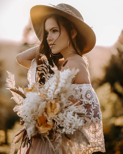 Reclamation Dress, Empowerment Photoshoot, Bohemian Photoshoot, Boho Shoot, Bohemian Photography, Boho Photoshoot, Boho Style Inspiration, Boho Photography, Stylish Womens Hats