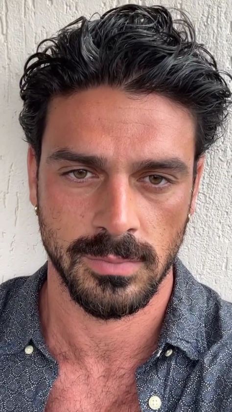 Husband Hair, Young Men Haircuts, Beard And Mustache Styles, Male Haircuts Curly, Older Mens Hairstyles, Handsome Italian Men, Male Model Face, Italian Hair, Mens Haircuts Short Hair