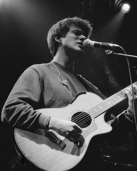 Alec Benjamin - HERO Alec Benjamin, Guitar, White, Black