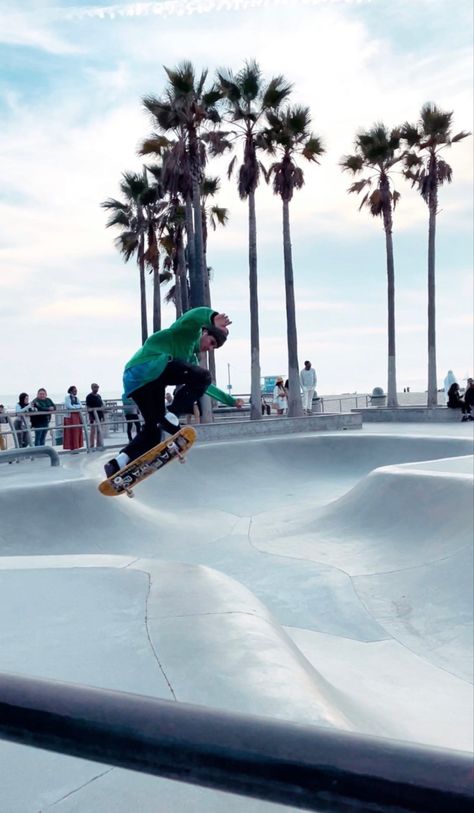 venice skate park, venice beach, los angeles Venice Beach 1970s, Venice Beach Skate Park, Venice Beach Los Angeles, California Dreamin', Pretty Stuff, Skate Park, Venice Beach, Black N White, Night Time