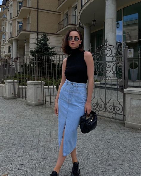 Rok Outfit, Mode Shoes, Denim Skirt Outfits, Summer Work Outfits, Paris Outfits, Minimal Outfit, Style Blog, Modest Outfits, Look Fashion