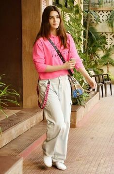 Neat Casual Outfits, Celebrity Casual Outfits, Casual Indian Fashion, Bollywood Outfits, Casual College Outfits, Dad Sneakers, Causal Outfits, Fashion Trends Winter, Frocks For Girls