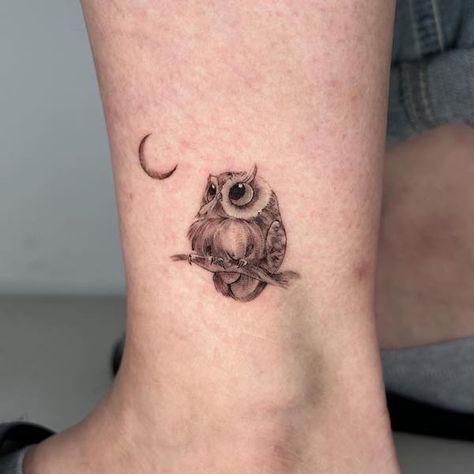 140 Owl Tattoos: Meanings, Styles and Ideas | Art and Design Owl Tattoo Back, Baby Owl Tattoos, Traditional Owl Tattoos, Realistic Owl Tattoo, Owl Tattoo Sleeve, Animal Tattoos For Women, Cute Owl Tattoo, Cute Animal Tattoos, Owl Tattoo Design