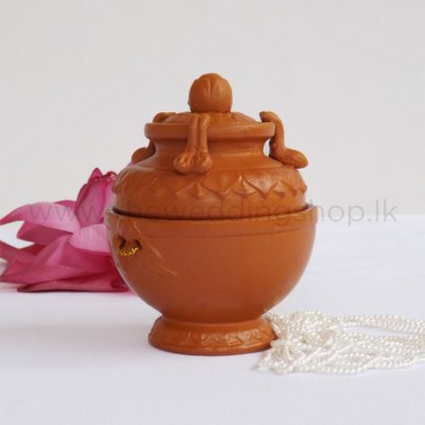 Punkalasa Wedding Cake Container Cake Boxes Wedding, Cake Container, Wedding Cake Boxes, Bridal Accesories, Cake Boxes, Clay Pot, Online Wedding, Box Cake, Gifts Wedding