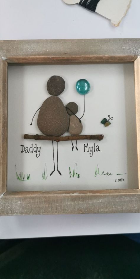 Father’s Day Craft With Rocks, Rock Fathers Day Craft, Rock Art Pictures Ideas, Father’s Day Pebble Art, Dad You Rock Craft, My Dad Rocks Craft, Art Pictures Ideas, Kids Fathers Day Crafts, Easy Fathers Day Craft