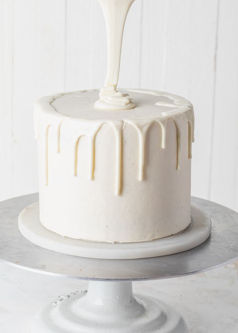 White Chocolate Drip - Style Sweet Choc Drip Cake, White Chocolate Drip Cake, White Chocolate Ganache Recipe, Chocolate Ganache Drip Cake, White Chocolate Drip, Drip Cake Recipes, Easy Chocolate Ganache, Drip Style, Ganache Cake