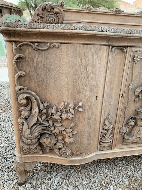 Painted Carved Furniture, How To Make Furniture Look Antique, Antiqueing Wood Furniture, Restoring Antique Furniture, Vintage White Furniture, Vintage Furniture Restoration, How To Antique Furniture, Painting Vintage Furniture, Woodubend On Furniture