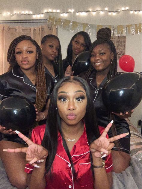 17th birthday 17th Birthday Ideas Black Women, 17 Birthday Ideas, Pajama Party Outfit Ideas, Birthday Pjs, 16 Wishes, 17th Birthday Party Ideas, Hotel Birthday, 16th Birthday Outfit, Friend Groups