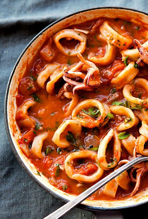 Cooking Calamari, Grilled Calamari, Baby Squid, Fra Diavolo, Calamari Recipes, Squid Recipes, Resep Pasta, Recipe Italian, Italian Foods