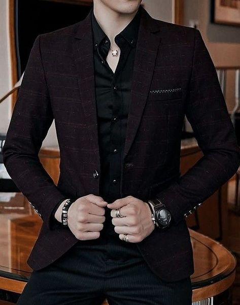 °°°BIG WARNING°°° Historia completamente erótica!!! lenguaje explíci… #fanfiction # Fanfiction # amreading # books # wattpad Burgandy Blazer, Stylish Men Wear, Stylish Mens Suits, Blazer Outfits Men, Classy Suits, Mens Fashion Blazer, Indian Men Fashion, Mens Casual Outfits Summer, Formal Mens Fashion