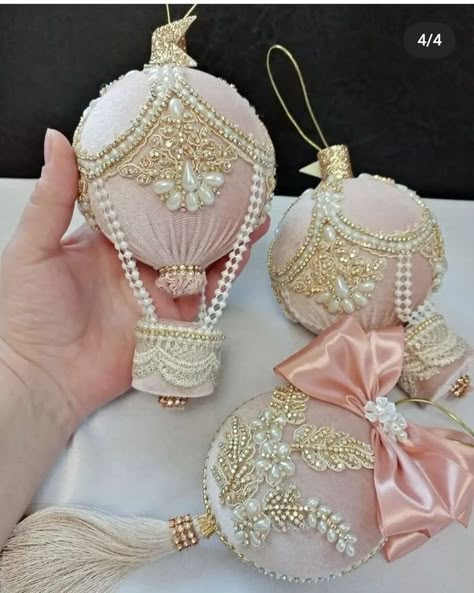 Handmade Christmas Baubles, Christmas Tree Shopping, Pink Ornaments, Fancy Christmas Ornaments, Victorian Christmas Ornaments, Xmas Baubles, Diy Christmas Decor, Pink Christmas Decorations, Shabby Chic Christmas