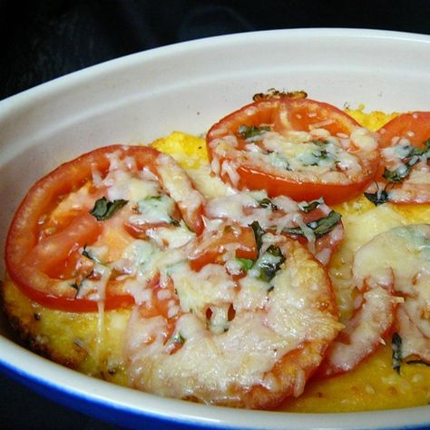 Baked Polenta with Fresh Tomatoes and Parmesan I "This was a really delicious recipe. The first time I've ever made Polenta and it was easy and delicious!" Tomatoes And Cheese, Baked Polenta, Fresh Tomato Recipes, Polenta Recipes, Parmesan Recipe, Parmesan Recipes, Idee Pasto Sano, Tomato Recipes, Veggie Dishes