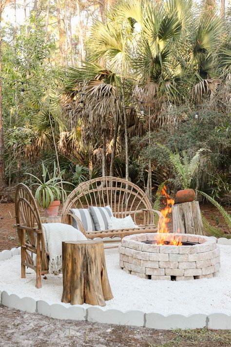 Brick Fire Pit, Fire Pit Ideas, Rustic Fire Pits, Fire Pit Landscaping, Fire Pit Kit, Rustic Backyard, Stone Fire Pit, Fire Pit Cover, Fire Pit Area