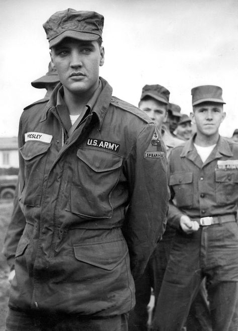 Elvis Army, Elvis Presley Army, King Elvis Presley, Young Elvis, Usa Military, Army Day, Elvis Presley Pictures, Elvis Presley Photos, Priscilla Presley