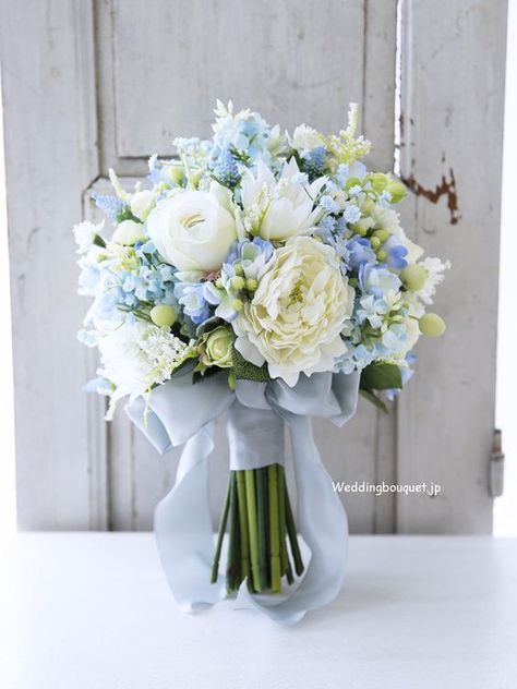 Blue And White Hydrangea Bouquet, Baby Blue Flower Bouquet, Bride Bouquets Blue, Blue Wedding Bouquet Ideas, Baby Blue And White Wedding, Blue Bridesmaid Bouquet, White And Blue Bridal Bouquet, Blue And White Bridal Bouquet, White And Blue Bouquet