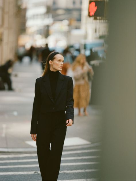 Suit Photoshoot Women Outdoor, London Winter Photoshoot, New York Editorial Photography, City Editorial Photoshoot, Editorial Street Photography, Paparazzi Photoshoot, Parisian Photoshoot, Brooklyn Photoshoot, Paparazzi Photography