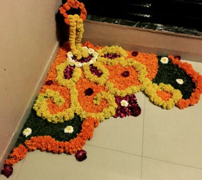 Flower Rangoli Designs For Diwali - Anamika Mishra Flower Rangoli Ideas For Diwali, Samai Decoration With Flowers, Samai Decoration Idea, Welcome Rangoli With Flowers, Floral Rangoli Designs Diwali, Flower Rangoli Designs Ideas Diwali, Rangoli Designs With Flowers Petals, Rangoli From Flowers, Flowers Rangoli Designs Ideas