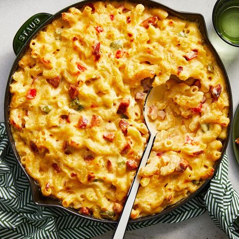 Side Dishes For Pulled Pork, Best Macaroni And Cheese Recipes, Cajun Mac And Cheese Recipe, Pulled Pork Sides, Cajun Mac And Cheese, The Best Macaroni And Cheese, Southern Sides, Breakfast Party Foods, Creamy Recipes