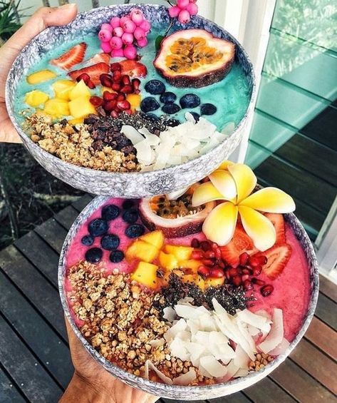 10 acai bowls that will make you forget about the ice cream in the freezer - GirlsLife Tumblr Food, Food Bowls, Fruit Food, Food Goals, Food Healthy, Breakfast Casserole, Smoothie Bowl, Beautiful Food, Pretty Food