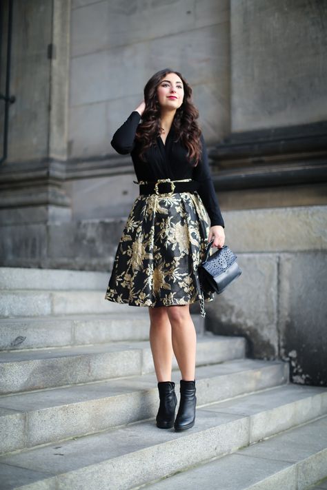 Festive Season Inspiration | Jacquard Midi Skirt Outfit Black And Gold Skirt Outfit, Jacquard Skirt Outfit, Fancy Skirt Outfits, Western Skirt Outfits, Gold Skirt Outfit, Velvet Skirt Outfit, Flare Skirt Outfit, Midi Rock Outfit, Golden Skirt