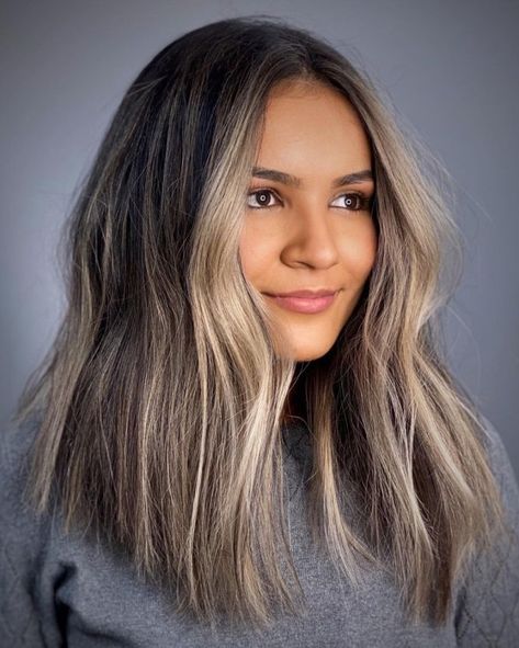 Lob On Round Face, Round Face Long Bob, Collar Bone Hair, Haircut Length, Hair Lightening, Shaggy Layers, Haircuts For Round Faces, Long Shaggy, Hair Adviser