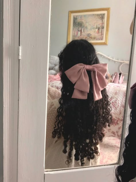 Curly Hair Inspo, Curly Hair Styles Easy, Hairdos For Curly Hair, Curly Hair Inspiration, Curly Girl Hairstyles, Hair Styles Easy, Long Curly Hair, Curly Girl, Curly Hairstyle